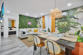 Vacay Spot Wynwood Jungle Fever Shower Massage jets, BBQ, Patio LED vibes, Prime LOC! 6 blocks away from Bars, Nite Clubs, Res, Shops